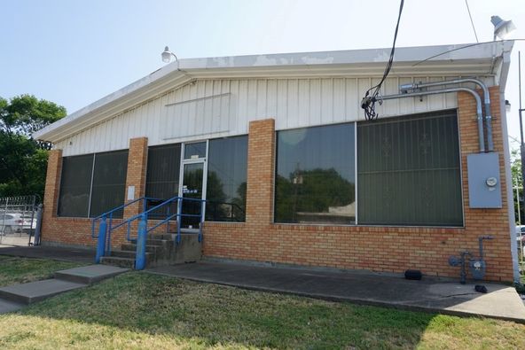 2306 N Beckley Ave, Dallas, TX 75208